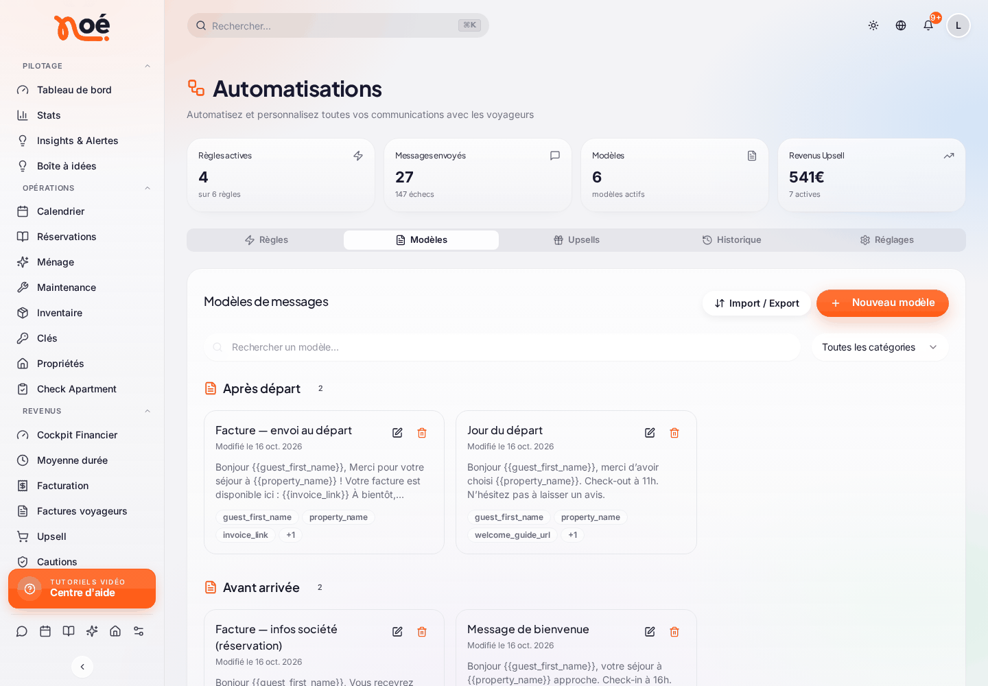 L’onglet « Modèles » : « Modèles de messages » avec « Import / Export » et « Nouveau modèle », la recherche et le filtre de catégories, et les modèles rangés par moment du séjour (« Après départ », « Avant arrivée »…), chacun avec son début de texte, ses variables et les boutons modifier et supprimer