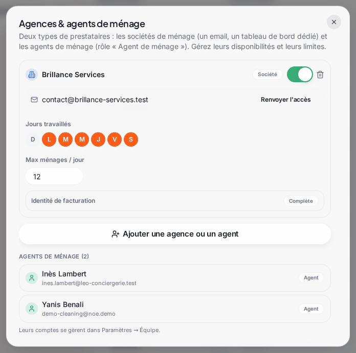 La fenêtre « Agences & agents de ménage » : la société « Brillance Services » (badge « Société », interrupteur actif, e-mail de connexion avec « Renvoyer l’accès », « Jours travaillés » du lundi au samedi, « Max ménages / jour » à 12, « Identité de facturation » « Complète »), le bouton « Ajouter une agence ou un agent », puis « Agents de ménage (2) » : Inès Lambert et Yanis Benali, badge « Agent »