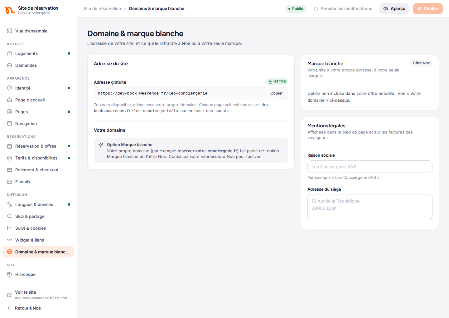Section « Domaine & marque blanche » : l’adresse gratuite du site avec le bouton « Copier », l’encadré « Option Marque blanche », et la carte « Mentions légales »